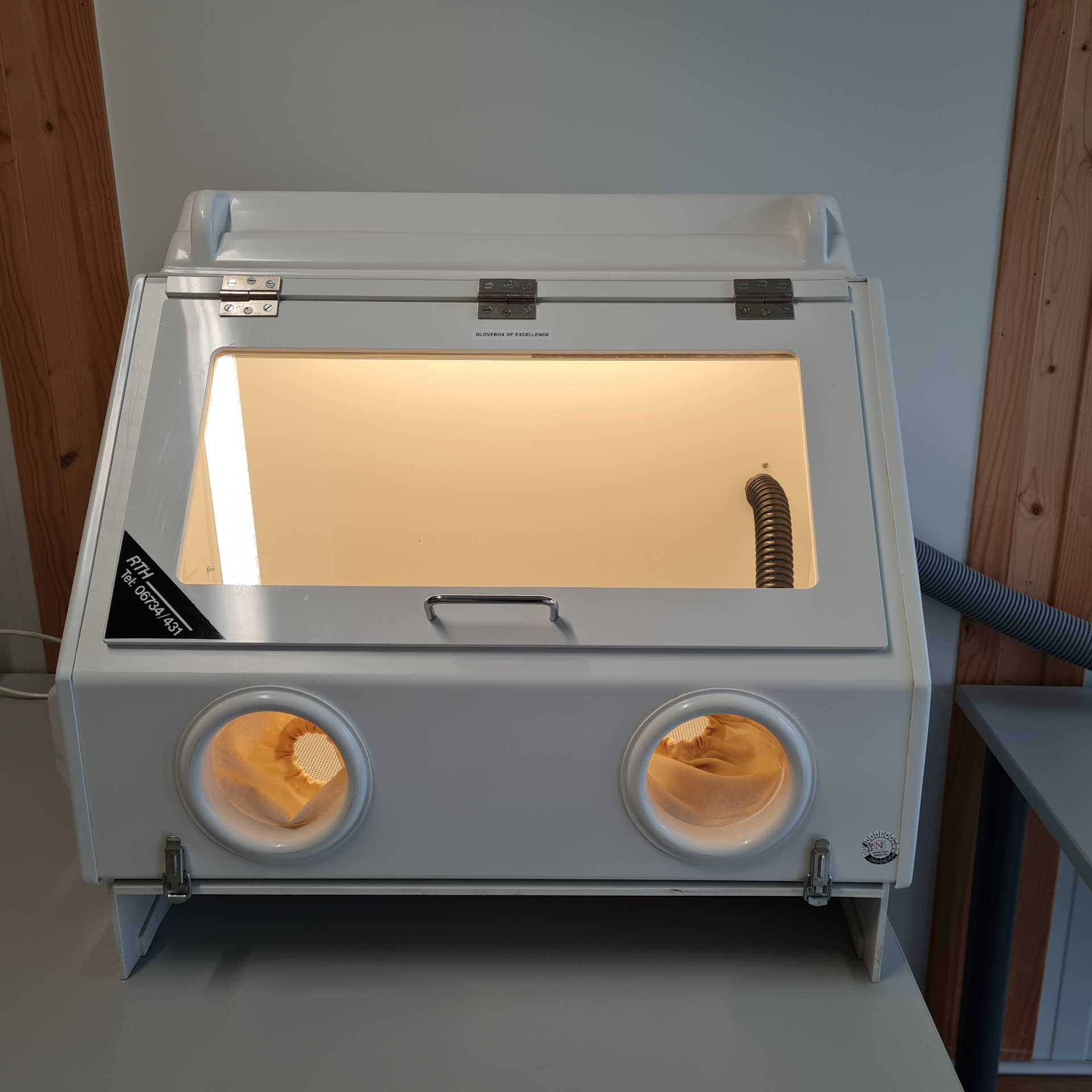 Equipment :: Makarewicz Lab